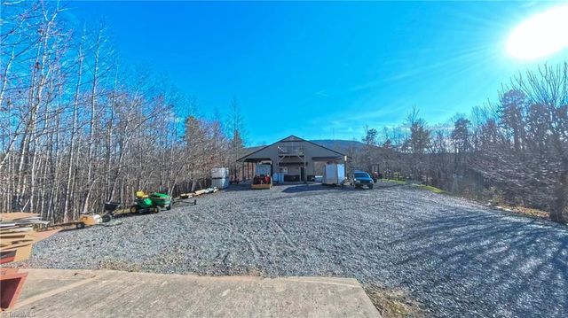 1566 Thore Road, Pinnacle, NC 27043