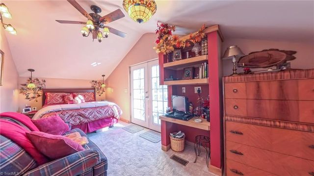 1566 Thore Road, Pinnacle, NC 27043