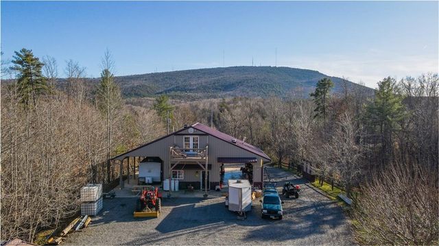 1566 Thore Road, Pinnacle, NC 27043