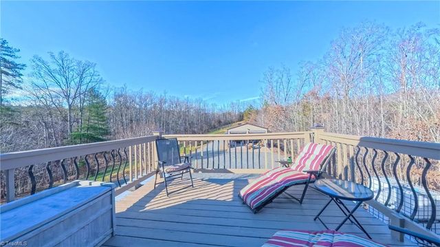 1566 Thore Road, Pinnacle, NC 27043