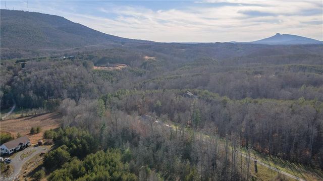 1566 Thore Road, Pinnacle, NC 27043