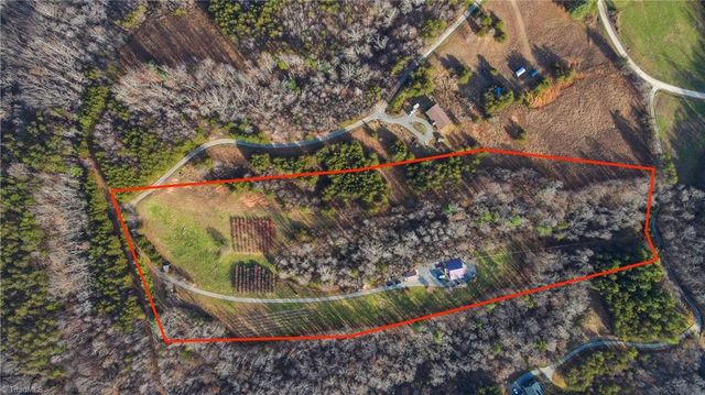 1566 Thore Road, Pinnacle, NC 27043