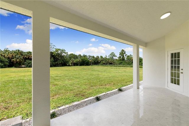 221 10th ST SE, Naples, FL 34117