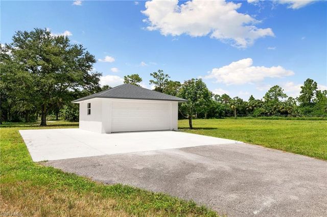 221 10th ST SE, Naples, FL 34117