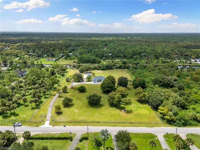 221 10th ST SE, Naples, FL 34117