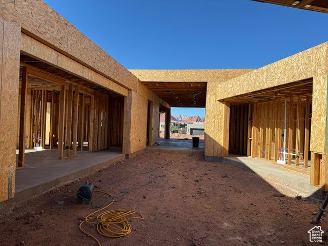 2874 W INDIAN PEAKS CIR, St. George, UT 84770