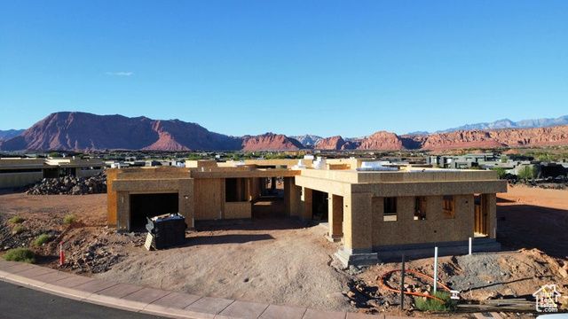 2874 W INDIAN PEAKS CIR, St. George, UT 84770