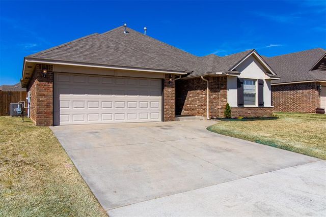 2305 Makaila Way, Yukon, OK 73099