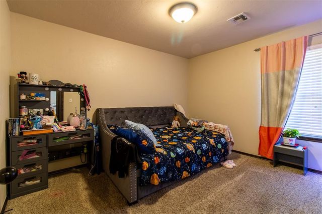 2305 Makaila Way, Yukon, OK 73099