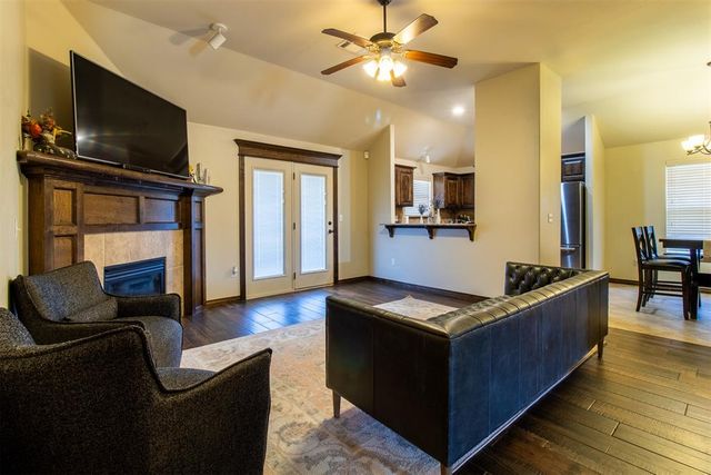 2305 Makaila Way, Yukon, OK 73099