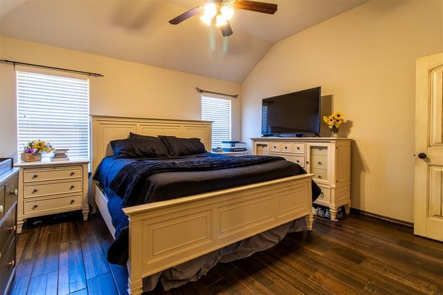 2305 Makaila Way, Yukon, OK 73099