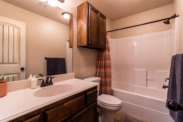 2305 Makaila Way, Yukon, OK 73099