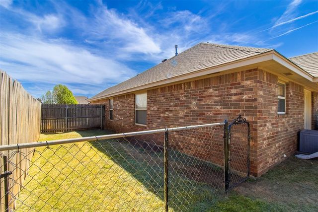 2305 Makaila Way, Yukon, OK 73099