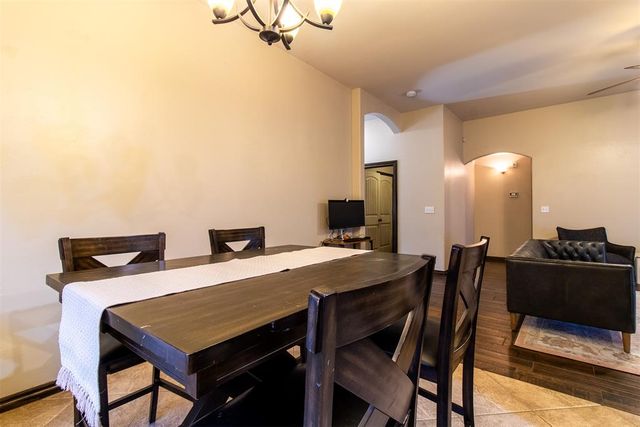 2305 Makaila Way, Yukon, OK 73099