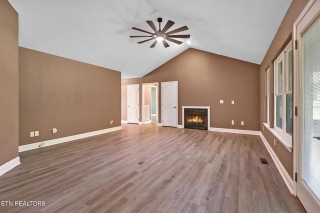 246 Autumn Drive, Crossville, TN 38571