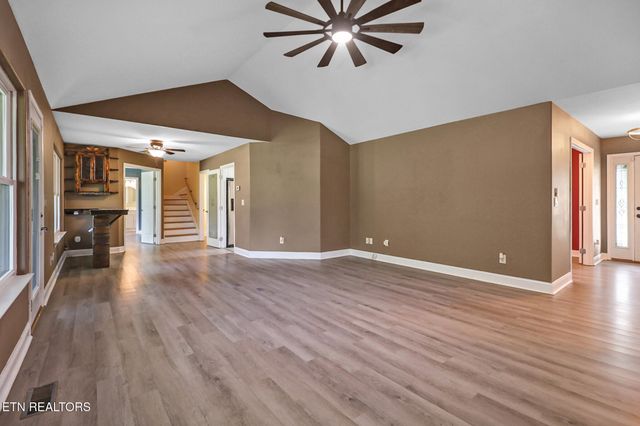 246 Autumn Drive, Crossville, TN 38571