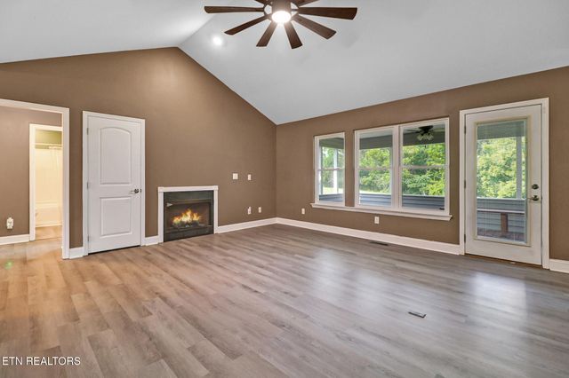 246 Autumn Drive, Crossville, TN 38571