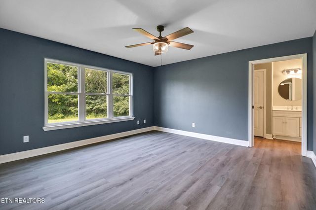 246 Autumn Drive, Crossville, TN 38571