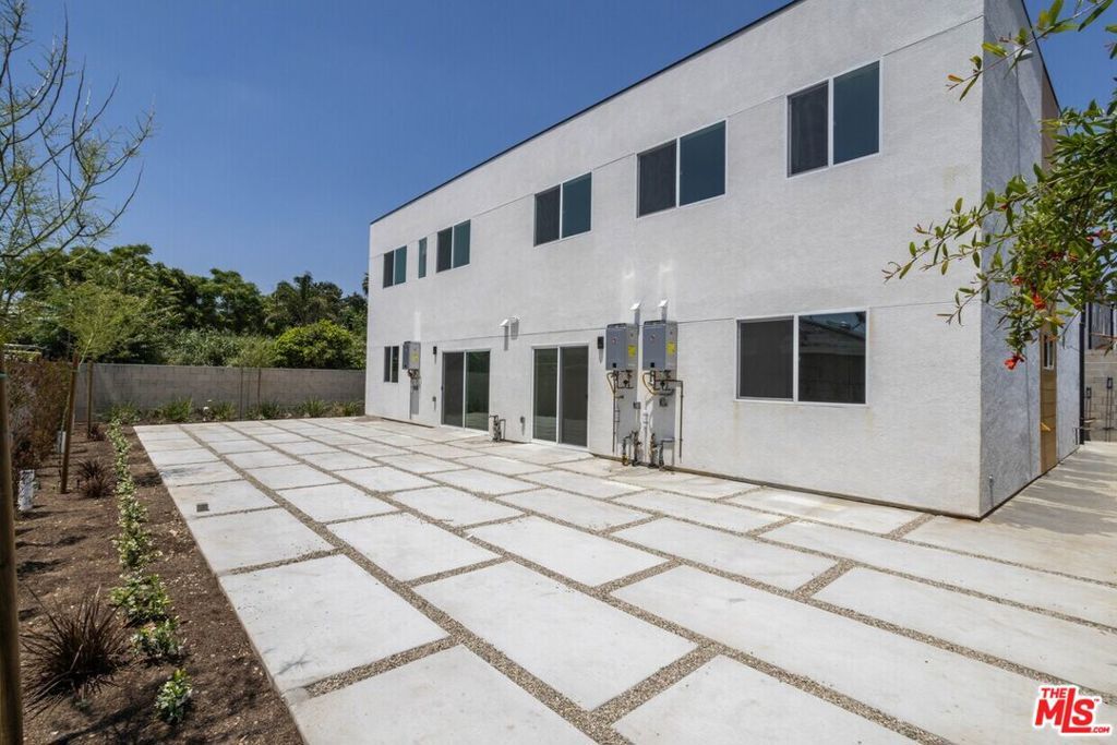 Image 11 of property listing at 12647 Bradley Avenue, Sylmar, CA 91342