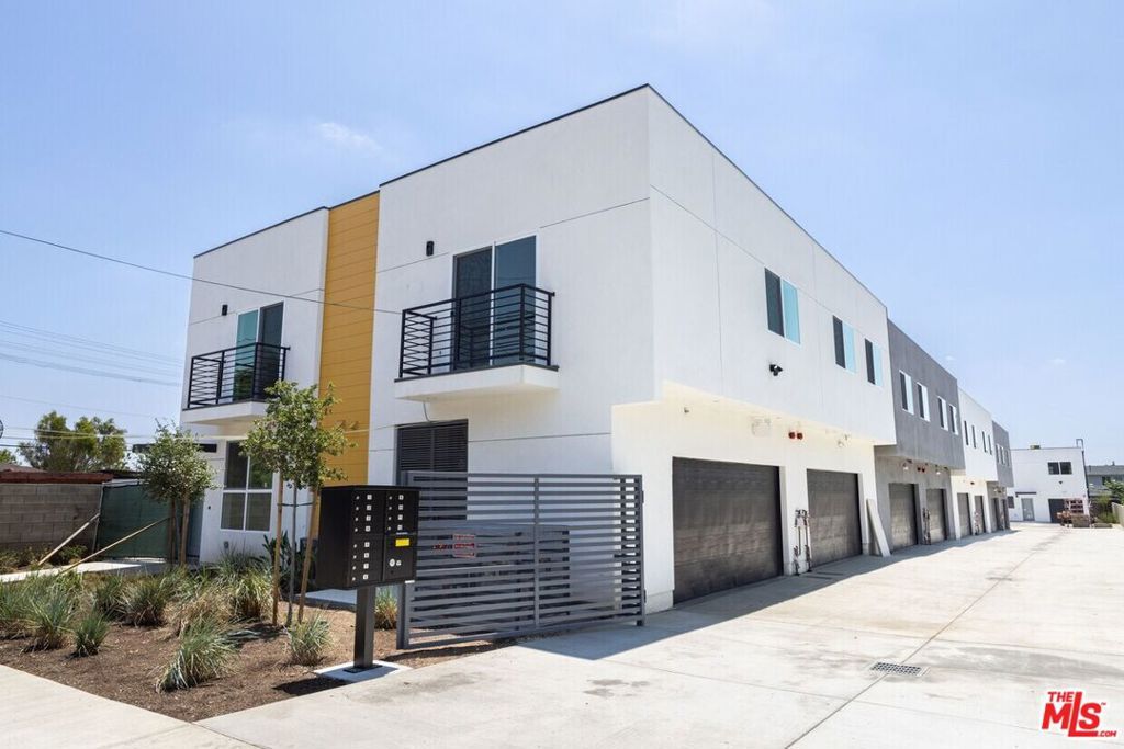 Image 3 of property listing at 12647 Bradley Avenue, Sylmar, CA 91342