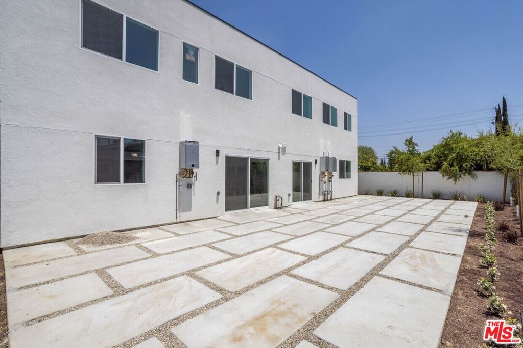 Image 9 of property listing at 12647 Bradley Avenue, Sylmar, CA 91342