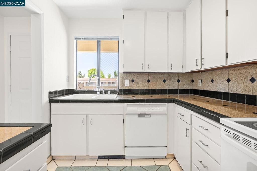 Image 4 of property listing at 1790 Ellis St 28, Concord, CA 94520
