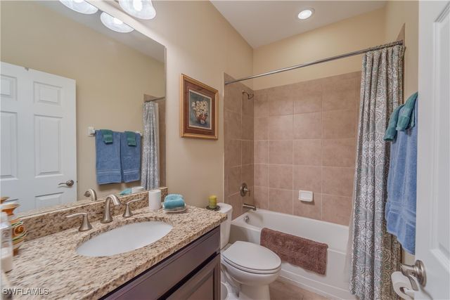 8540 Violeta ST 202, Estero, FL 34135