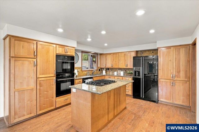 2801 Arlington Dr NW, Albany, OR 97321