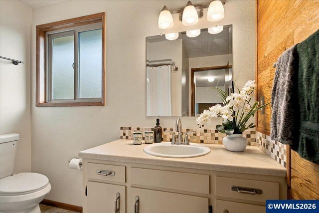 2801 Arlington Dr NW, Albany, OR 97321