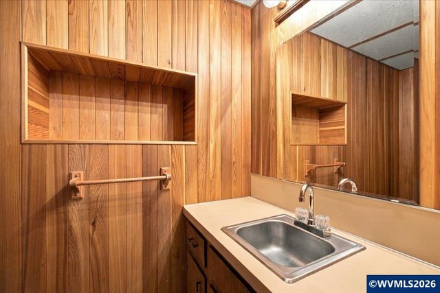 2801 Arlington Dr NW, Albany, OR 97321