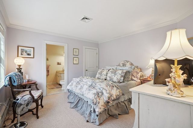 27 Ox Pasture Ln, Cohasset, MA 02025