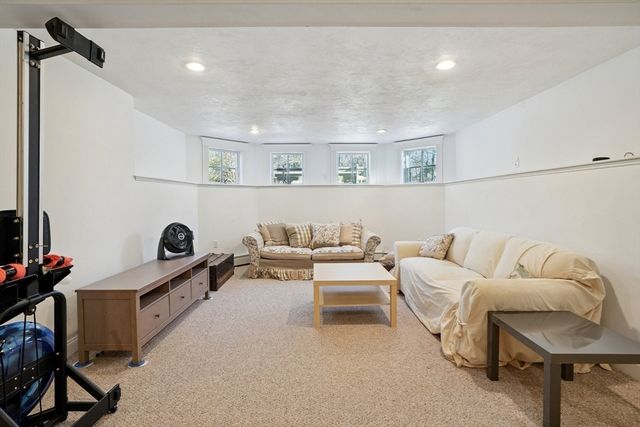 27 Ox Pasture Ln, Cohasset, MA 02025