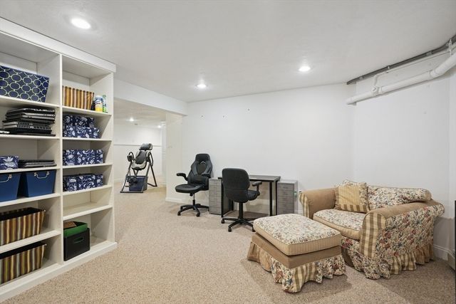 27 Ox Pasture Ln, Cohasset, MA 02025