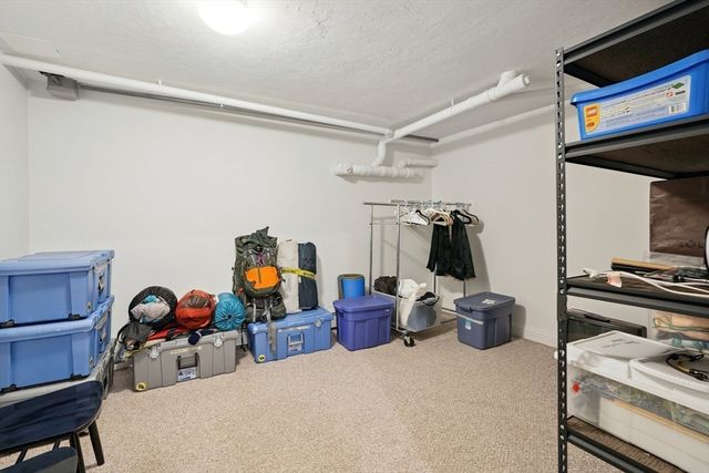 27 Ox Pasture Ln, Cohasset, MA 02025