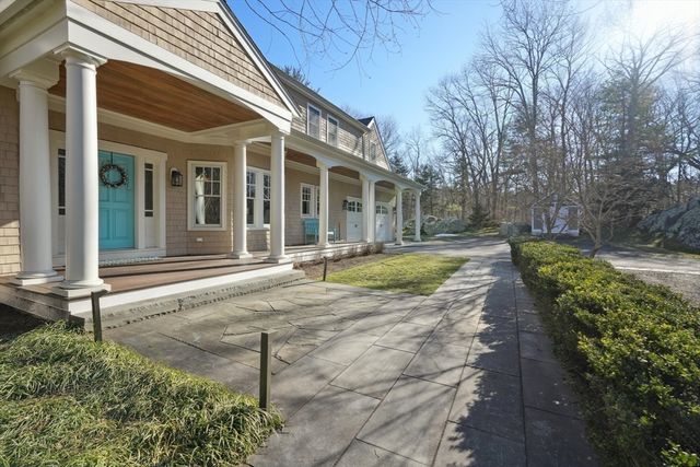 27 Ox Pasture Ln, Cohasset, MA 02025