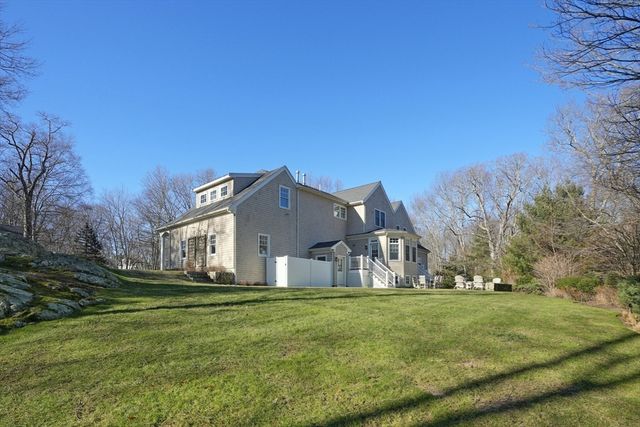 27 Ox Pasture Ln, Cohasset, MA 02025