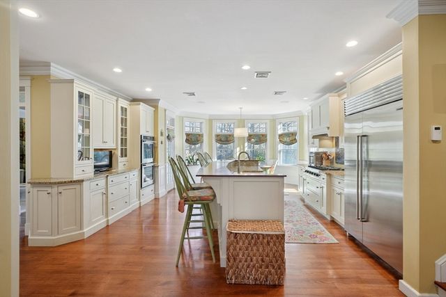 27 Ox Pasture Ln, Cohasset, MA 02025