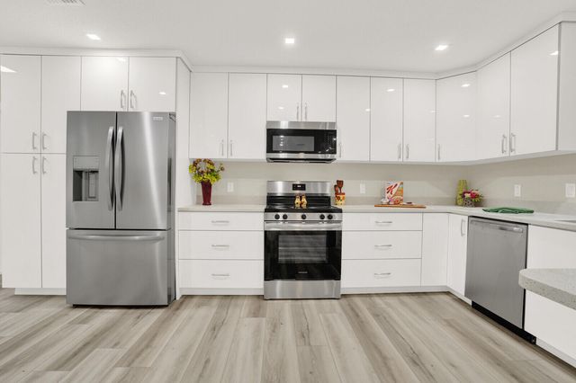 6524 Sleepy Willow Way, Delray Beach, FL 33484