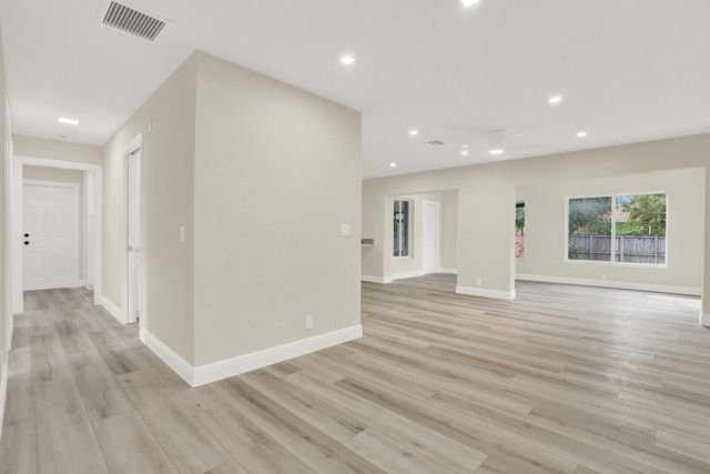 6524 Sleepy Willow Way, Delray Beach, FL 33484