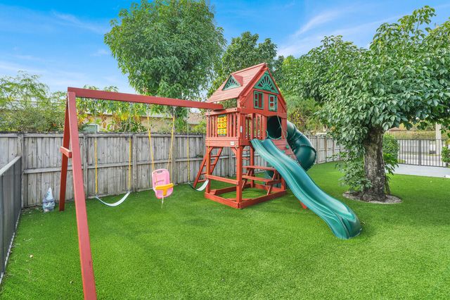 6524 Sleepy Willow Way, Delray Beach, FL 33484