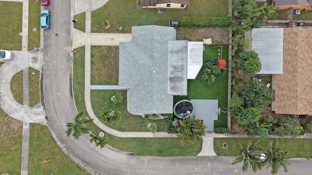 6524 Sleepy Willow Way, Delray Beach, FL 33484