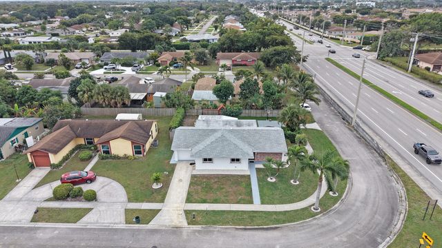 6524 Sleepy Willow Way, Delray Beach, FL 33484