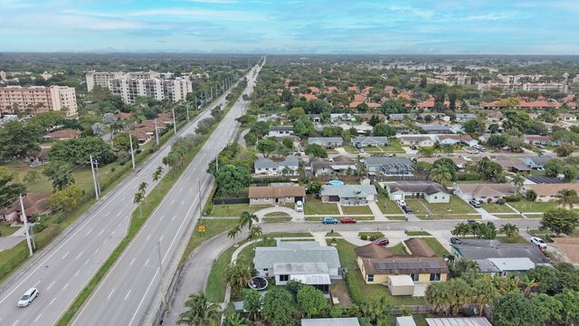 6524 Sleepy Willow Way, Delray Beach, FL 33484