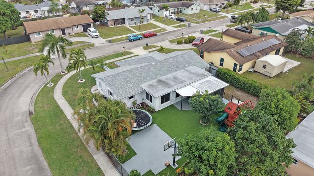 6524 Sleepy Willow Way, Delray Beach, FL 33484