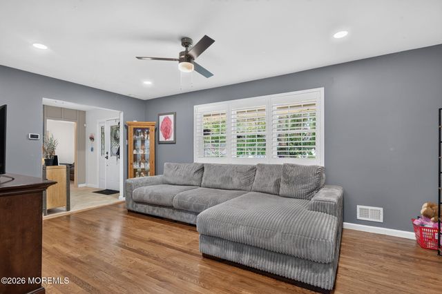 41 Brunswick Drive, Howell, NJ 07731