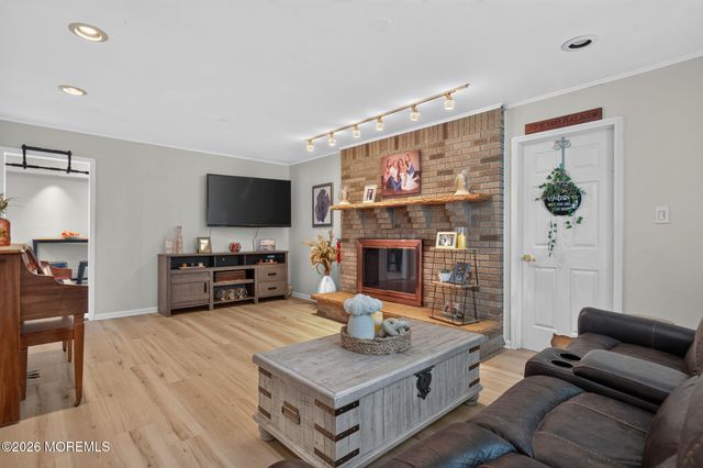 41 Brunswick Drive, Howell, NJ 07731