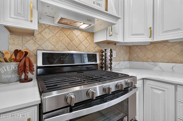 41 Brunswick Drive, Howell, NJ 07731