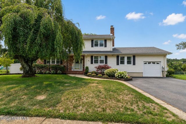 41 Brunswick Drive, Howell, NJ 07731