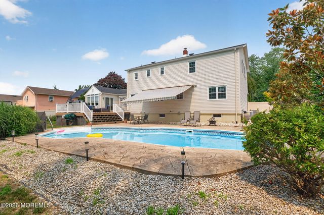 41 Brunswick Drive, Howell, NJ 07731