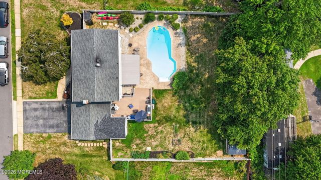 41 Brunswick Drive, Howell, NJ 07731